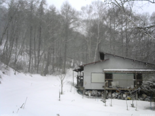 長野県菅平高原 ゆたか山荘 西側(坂上) 2026/03/03 10:00