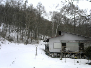 長野県菅平高原 ゆたか山荘 西側(坂上) 2026/03/03 13:00