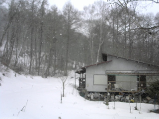 長野県菅平高原 ゆたか山荘 西側(坂上) 2026/03/03 15:00