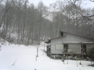 長野県菅平高原 ゆたか山荘 西側(坂上) 2026/03/03 15:15