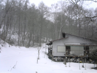 長野県菅平高原 ゆたか山荘 西側(坂上) 2026/03/03 15:45