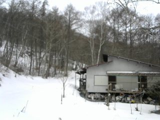 長野県菅平高原 ゆたか山荘 西側(坂上) 2026/03/03 16:15