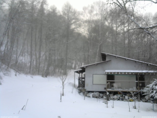長野県菅平高原 ゆたか山荘 西側(坂上) 2026/03/04 06:45