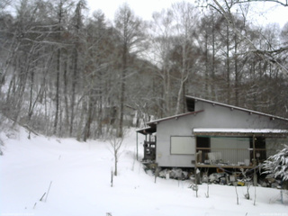 長野県菅平高原 ゆたか山荘 西側(坂上) 2026/03/04 08:45