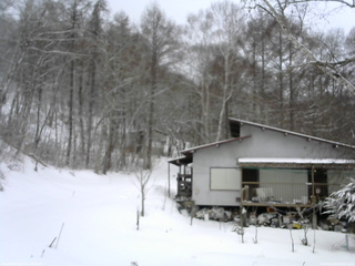 長野県菅平高原 ゆたか山荘 西側(坂上) 2026/03/04 09:00