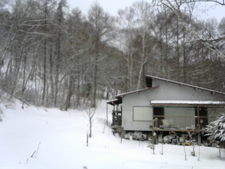 長野県菅平高原 ゆたか山荘 西側(坂上) 2026/03/04 09:30