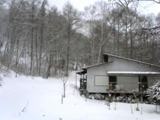 長野県菅平高原 ゆたか山荘 西側(坂上) 2026/03/04 09:45