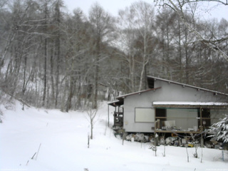 長野県菅平高原 ゆたか山荘 西側(坂上) 2026/03/04 10:15