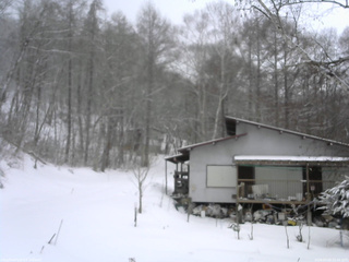 長野県菅平高原 ゆたか山荘 西側(坂上) 2026/03/04 10:30