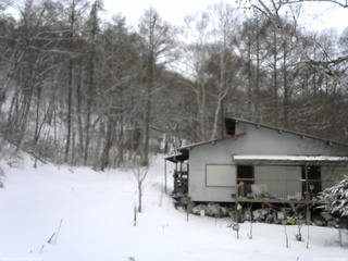 長野県菅平高原 ゆたか山荘 西側(坂上) 2026/03/04 13:00