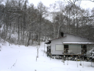 長野県菅平高原 ゆたか山荘 西側(坂上) 2026/03/04 15:45