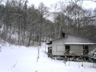 長野県菅平高原 ゆたか山荘 西側(坂上) 2026/03/04 16:15