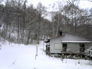 長野県菅平高原 ゆたか山荘 西側(坂上) 2026/03/04 16:30