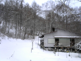 長野県菅平高原 ゆたか山荘 西側(坂上) 2026/03/04 17:00