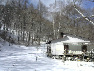 長野県菅平高原 ゆたか山荘 西側(坂上) 2026/03/05 09:30