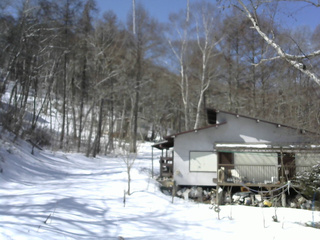 長野県菅平高原 ゆたか山荘 西側(坂上) 2026/03/05 10:45