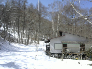 長野県菅平高原 ゆたか山荘 西側(坂上) 2026/03/05 11:30