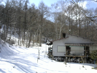 長野県菅平高原 ゆたか山荘 西側(坂上) 2026/03/05 13:30