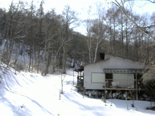 長野県菅平高原 ゆたか山荘 西側(坂上) 2026/03/05 14:45