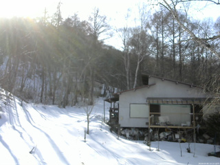 長野県菅平高原 ゆたか山荘 西側(坂上) 2026/03/05 15:15