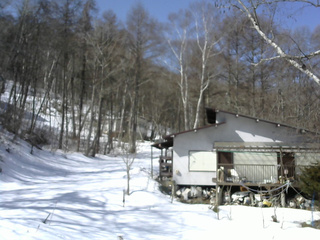 長野県菅平高原 ゆたか山荘 西側(坂上) 2026/03/06 10:30