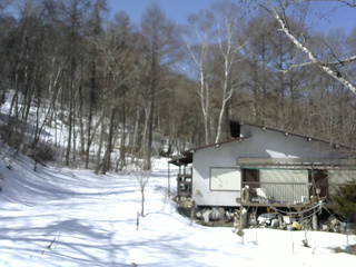 長野県菅平高原 ゆたか山荘 西側(坂上) 2026/03/06 10:45