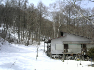 長野県菅平高原 ゆたか山荘 西側(坂上) 2026/03/06 11:30