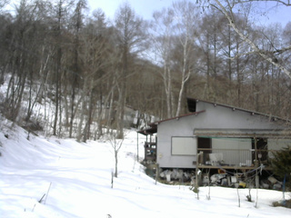 長野県菅平高原 ゆたか山荘 西側(坂上) 2026/03/06 12:30