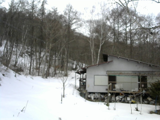 長野県菅平高原 ゆたか山荘 西側(坂上) 2026/03/06 13:15