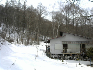 長野県菅平高原 ゆたか山荘 西側(坂上) 2026/03/06 14:00