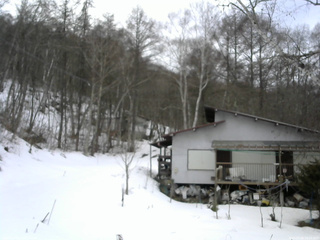 長野県菅平高原 ゆたか山荘 西側(坂上) 2026/03/06 16:15