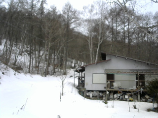 長野県菅平高原 ゆたか山荘 西側(坂上) 2026/03/06 16:30