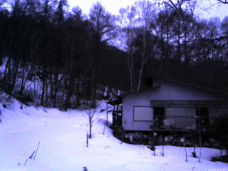 長野県菅平高原 ゆたか山荘 西側(坂上) 2026/03/06 18:00