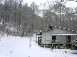長野県菅平高原 ゆたか山荘 西側(坂上) 2026/03/07 08:15