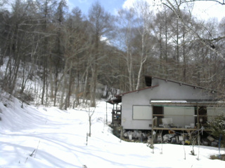 長野県菅平高原 ゆたか山荘 西側(坂上) 2026/03/07 13:00