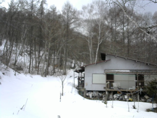 長野県菅平高原 ゆたか山荘 西側(坂上) 2026/03/07 15:30