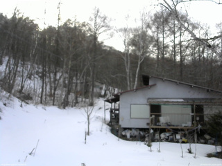 長野県菅平高原 ゆたか山荘 西側(坂上) 2026/03/07 16:00