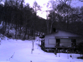 長野県菅平高原 ゆたか山荘 西側(坂上) 2026/03/07 18:00