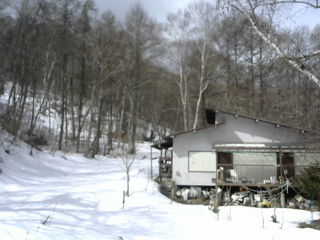 長野県菅平高原 ゆたか山荘 西側(坂上) 2026/03/08 10:30