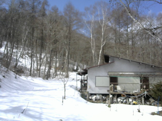長野県菅平高原 ゆたか山荘 西側(坂上) 2026/03/08 11:15