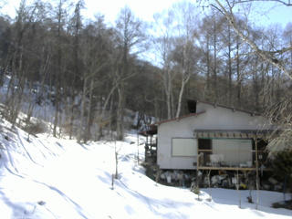 長野県菅平高原 ゆたか山荘 西側(坂上) 2026/03/08 14:45