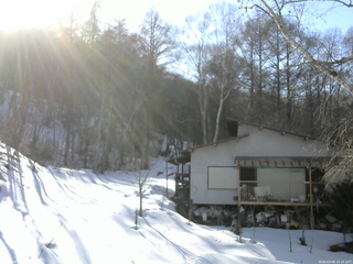 長野県菅平高原 ゆたか山荘 西側(坂上) 2026/03/08 15:15