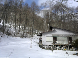 長野県菅平高原 ゆたか山荘 西側(坂上) 2026/03/09 09:15