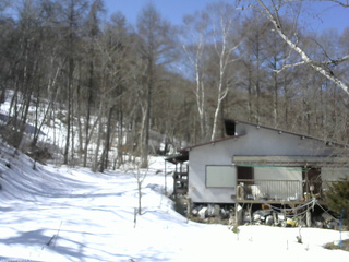 長野県菅平高原 ゆたか山荘 西側(坂上) 2026/03/09 11:15