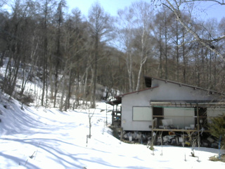 長野県菅平高原 ゆたか山荘 西側(坂上) 2026/03/09 13:15