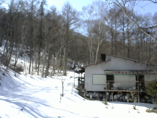 長野県菅平高原 ゆたか山荘 西側(坂上) 2026/03/09 13:30