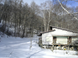 長野県菅平高原 ゆたか山荘 西側(坂上) 2026/03/10 07:45