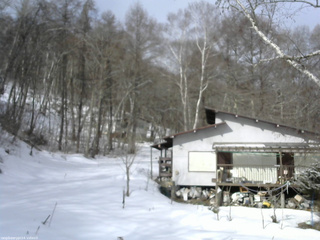 長野県菅平高原 ゆたか山荘 西側(坂上) 2026/03/10 09:00