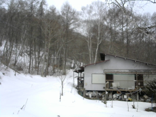 長野県菅平高原 ゆたか山荘 西側(坂上) 2026/03/10 12:15