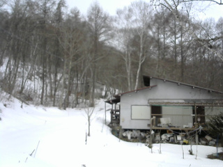 長野県菅平高原 ゆたか山荘 西側(坂上) 2026/03/10 13:15